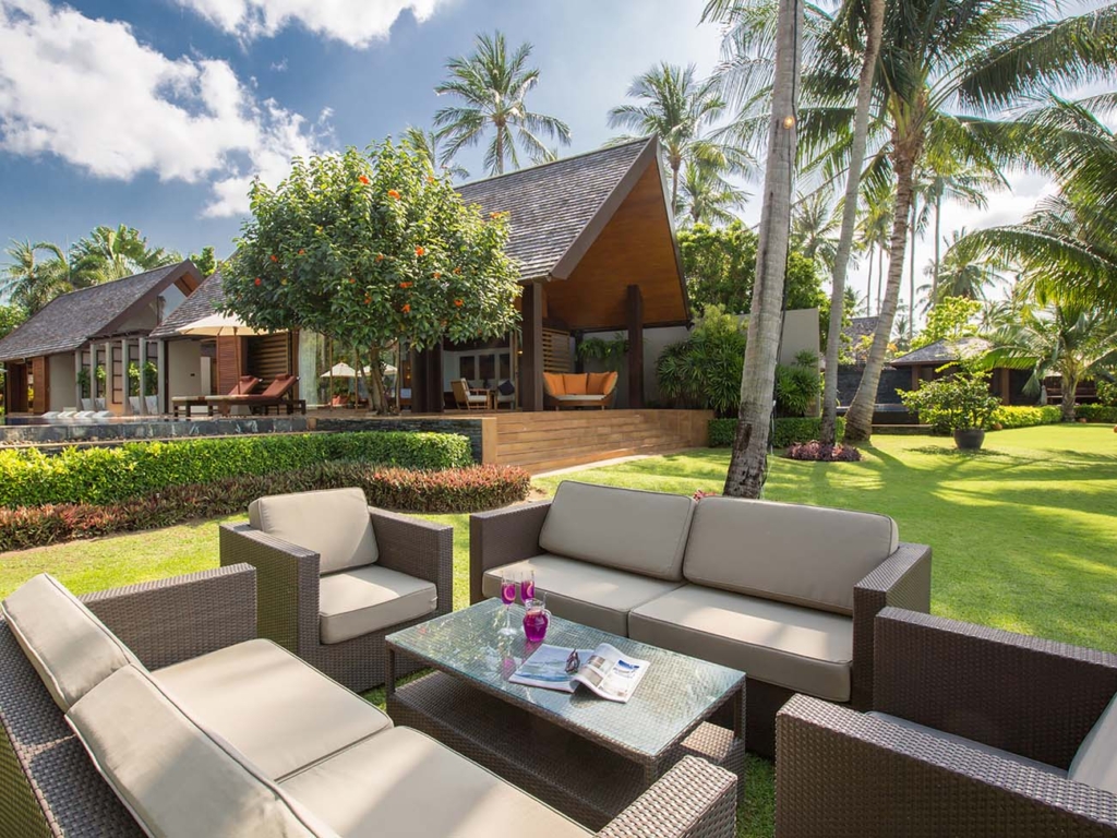 Villa Puri outdoor living area